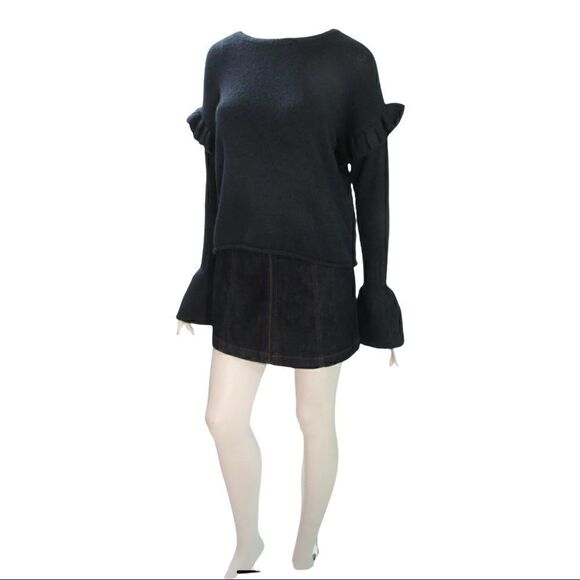 Romeo & Juliet Couture Extra Long Sleeve Sweater - Picture 3 of 5